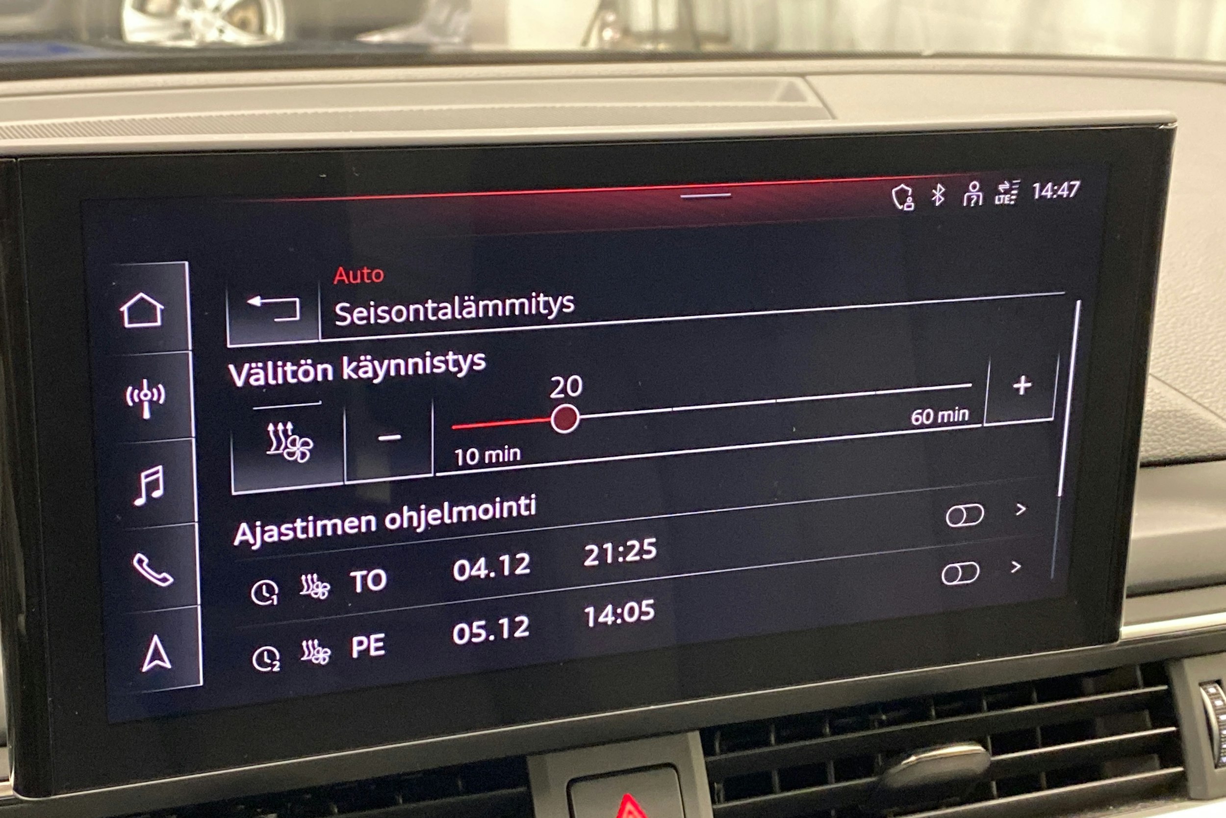 Musta Audi A4 2020 kuva 17.