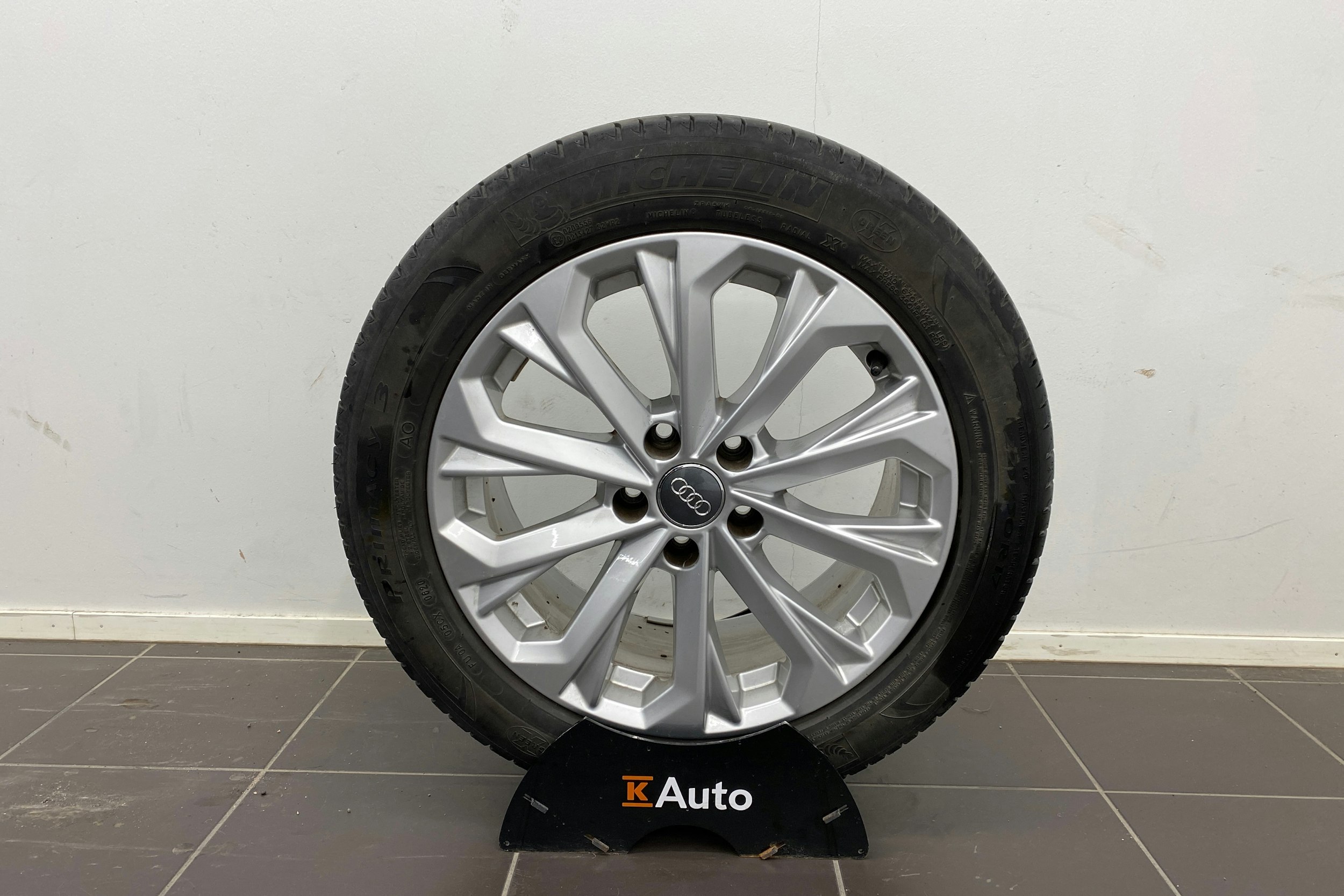 Musta Audi A4 2020 kuva 23.