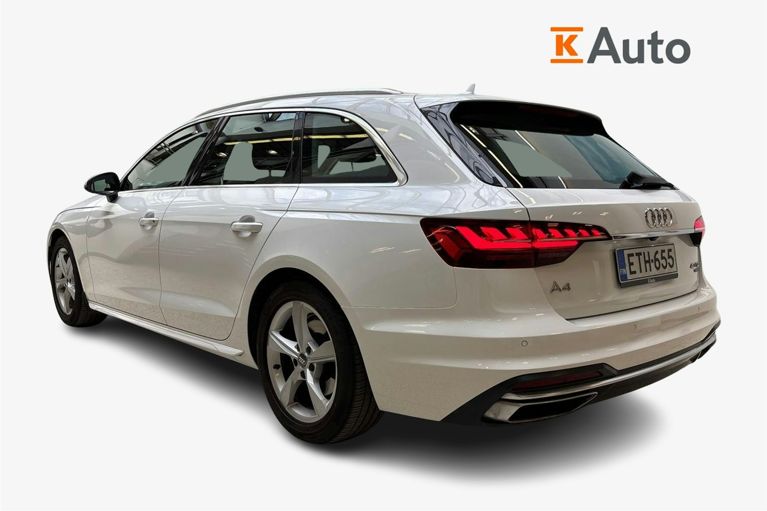valkoinen Audi A4 2020 kuva 2.