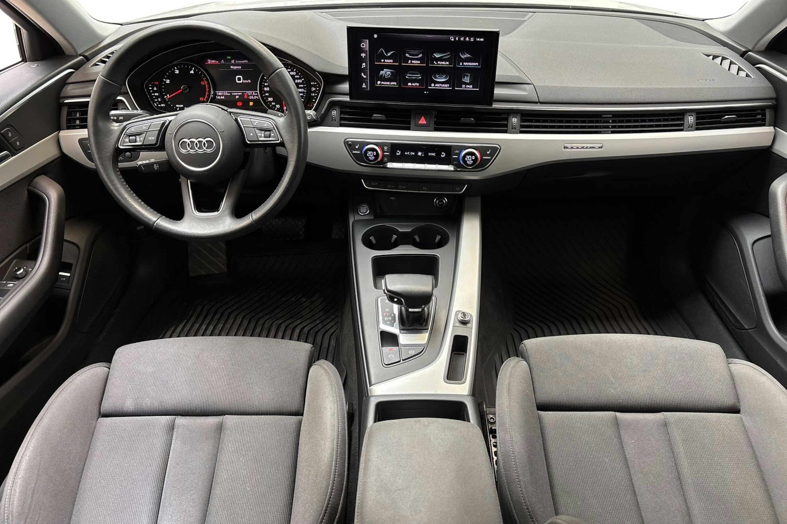 valkoinen Audi A4 2020 kuva 9.