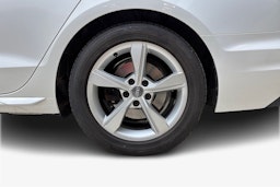 valkoinen Audi A4 2020 kuva 11.