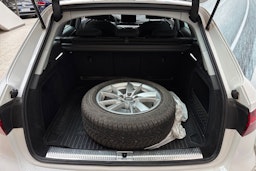 valkoinen Audi A4 2020 kuva 15.
