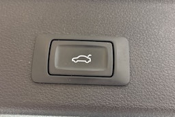 valkoinen Audi A4 2020 kuva 16.