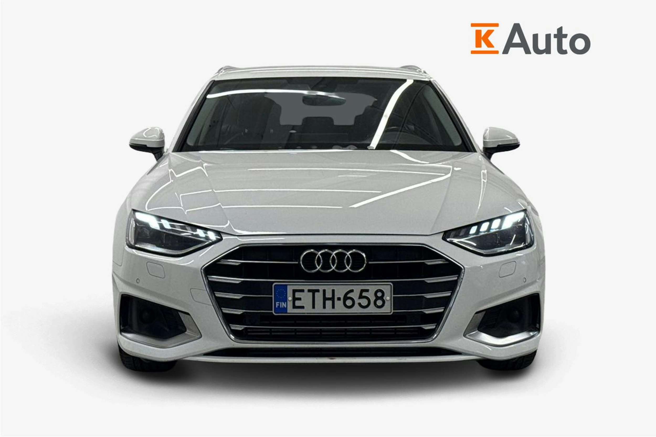 Valkoinen Audi A4 2020 kuva 5.