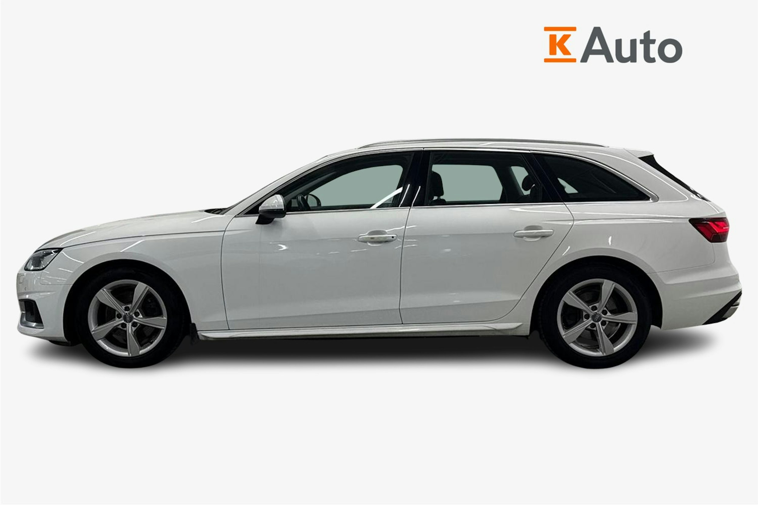 Valkoinen Audi A4 2020 kuva 6.