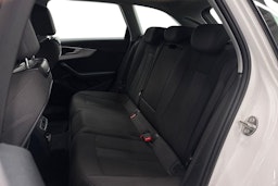 Valkoinen Audi A4 2020 kuva 10.