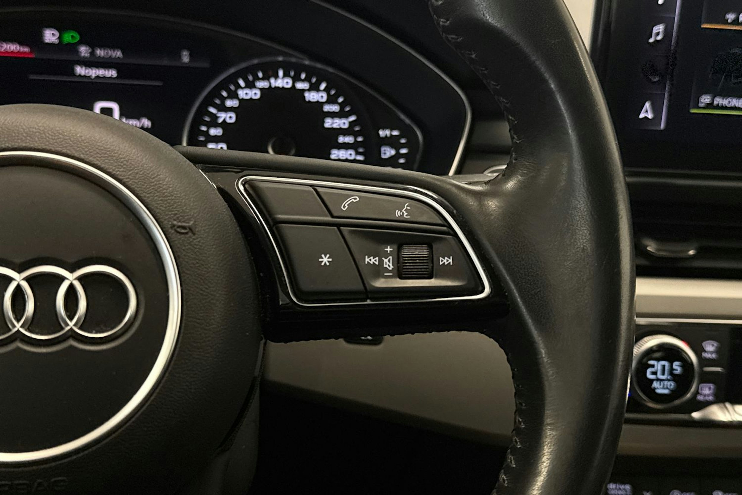 Valkoinen Audi A4 2020 kuva 16.