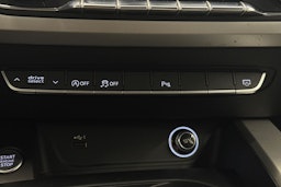Valkoinen Audi A4 2020 kuva 23.