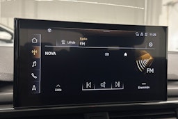 Valkoinen Audi A4 2020 kuva 26.
