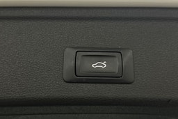 Valkoinen Audi A4 2020 kuva 38.