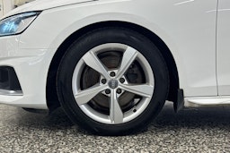 Valkoinen Audi A4 2020 kuva 41.