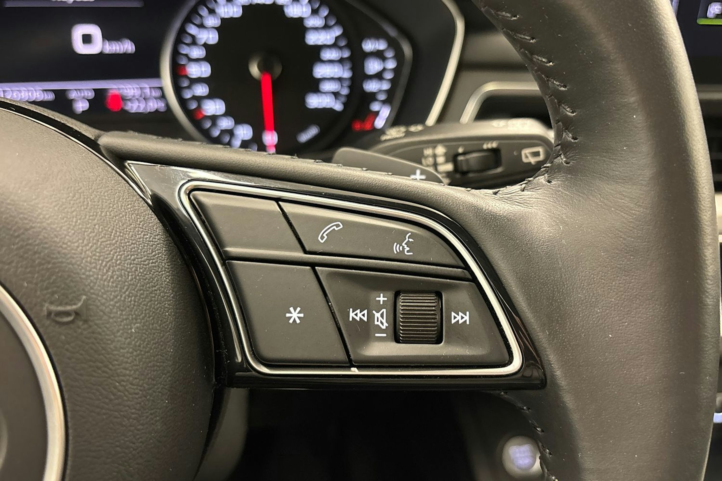vihreä Audi A4 2020 kuva 17.