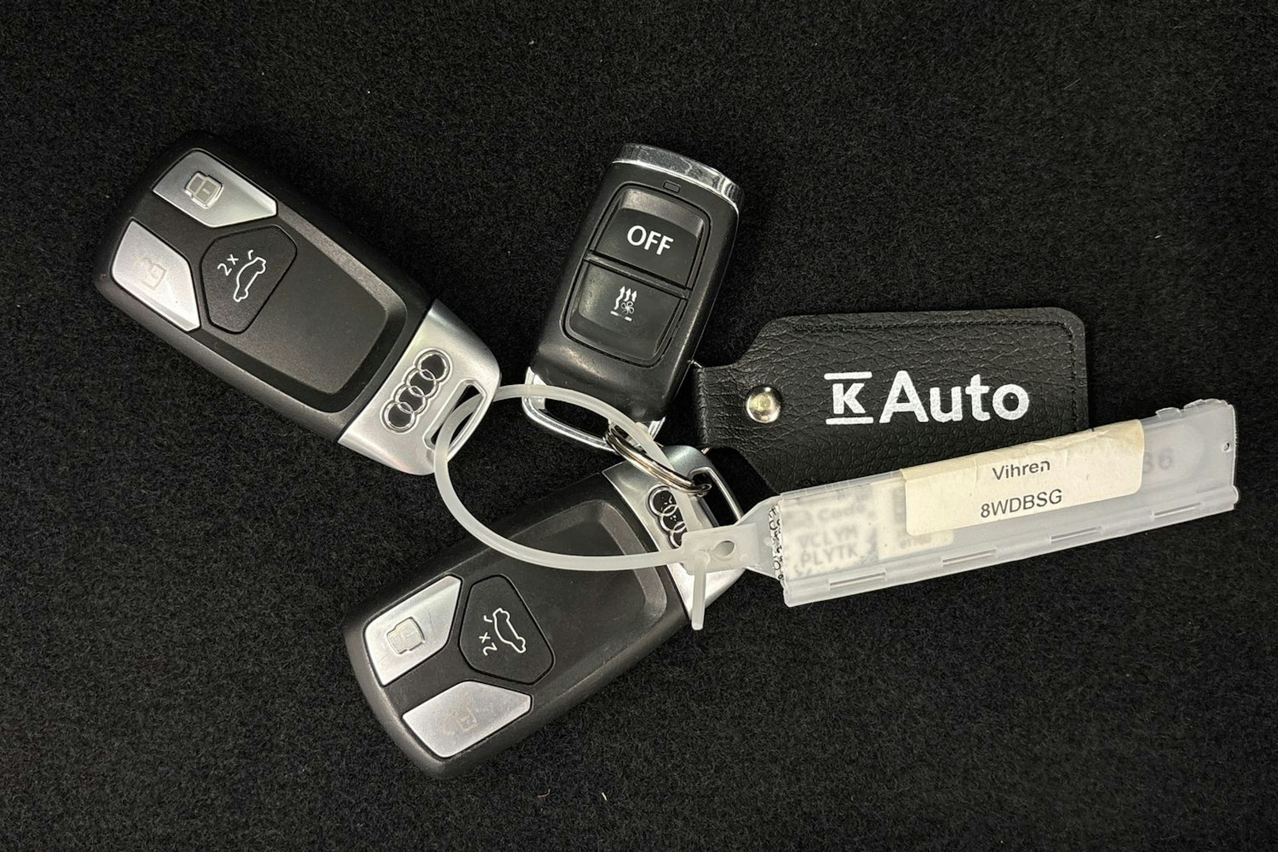 vihreä Audi A4 2020 kuva 26.