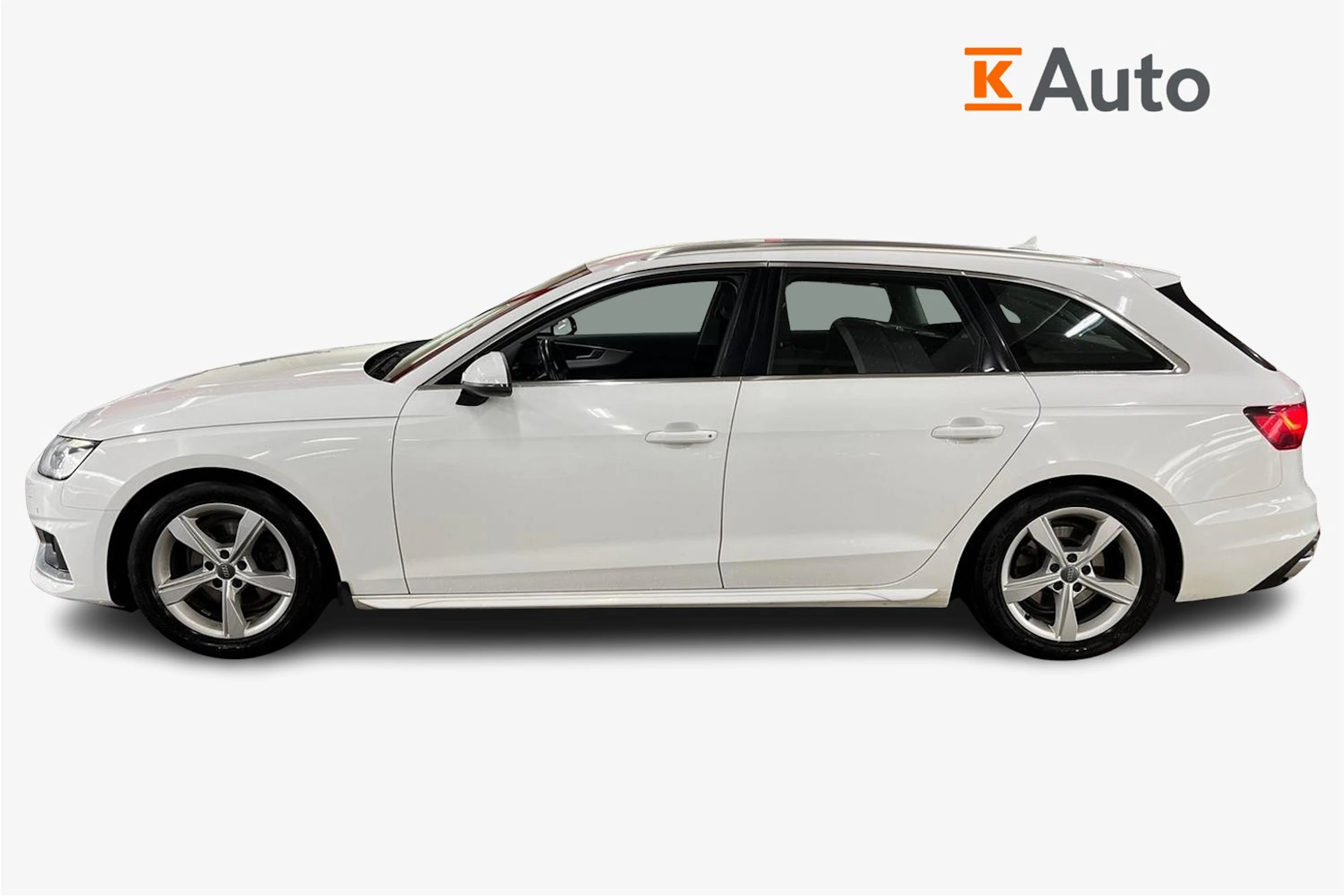 Valkoinen Audi A4 2020 kuva 5.