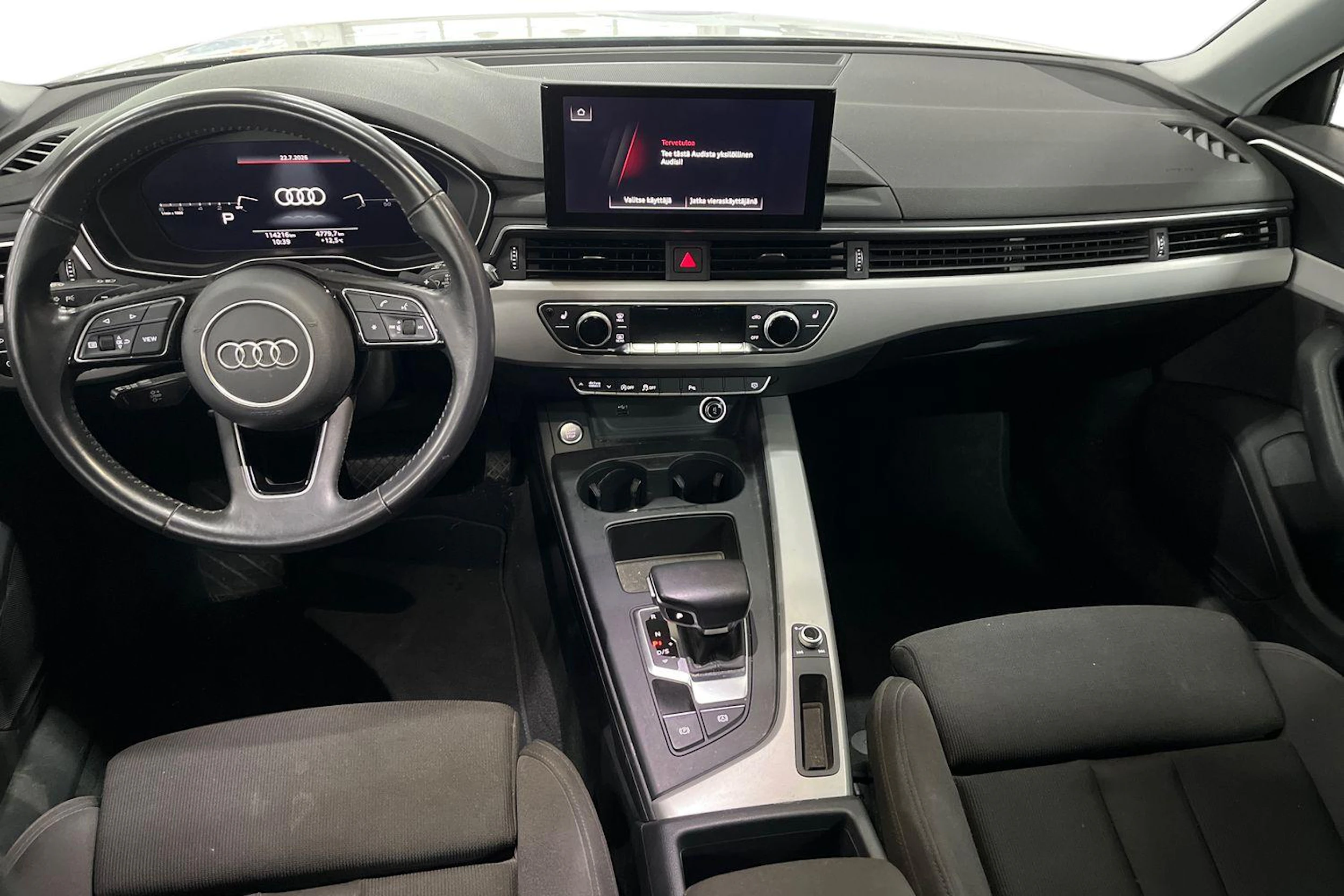 Valkoinen Audi A4 2020 kuva 7.