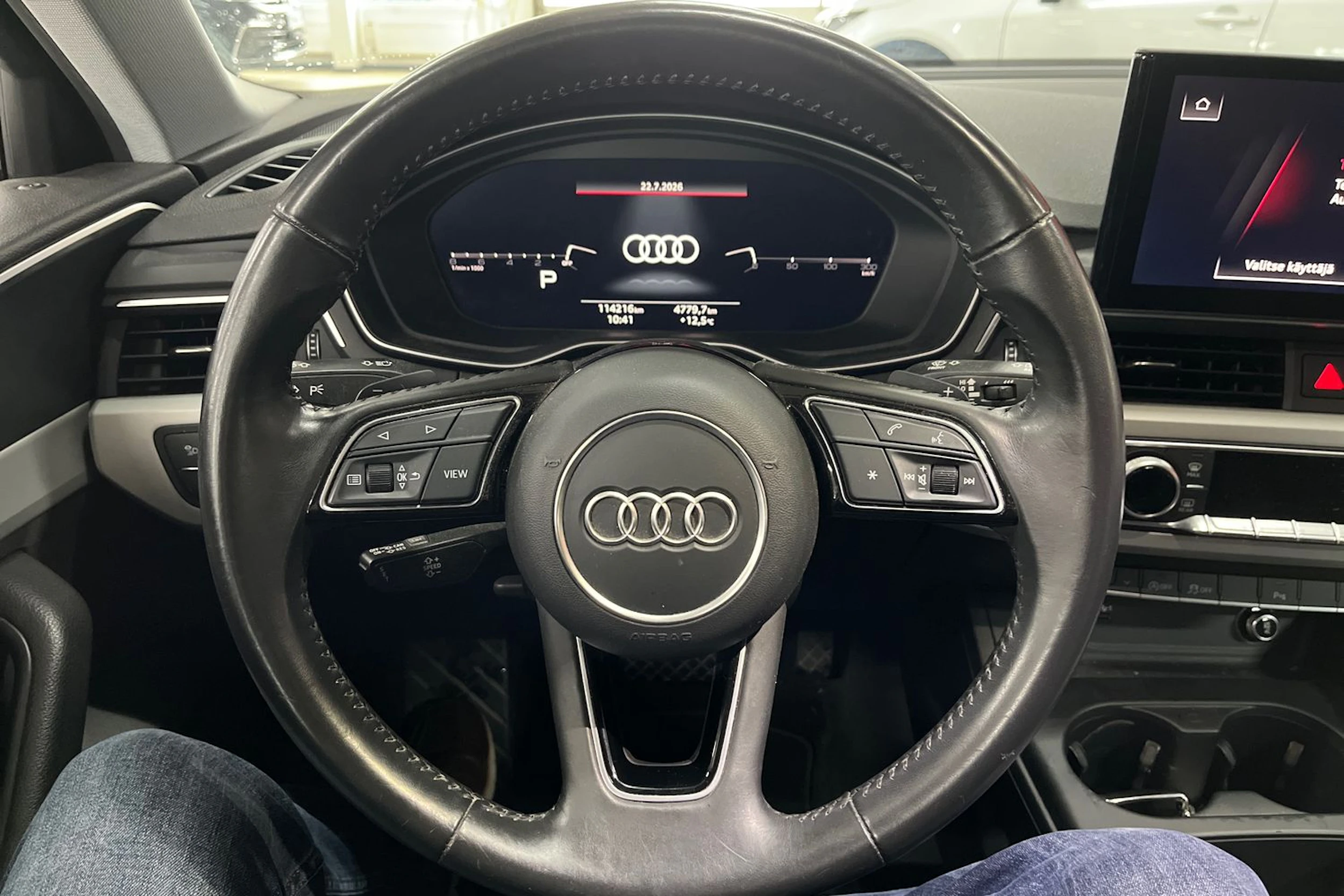 Valkoinen Audi A4 2020 kuva 13.