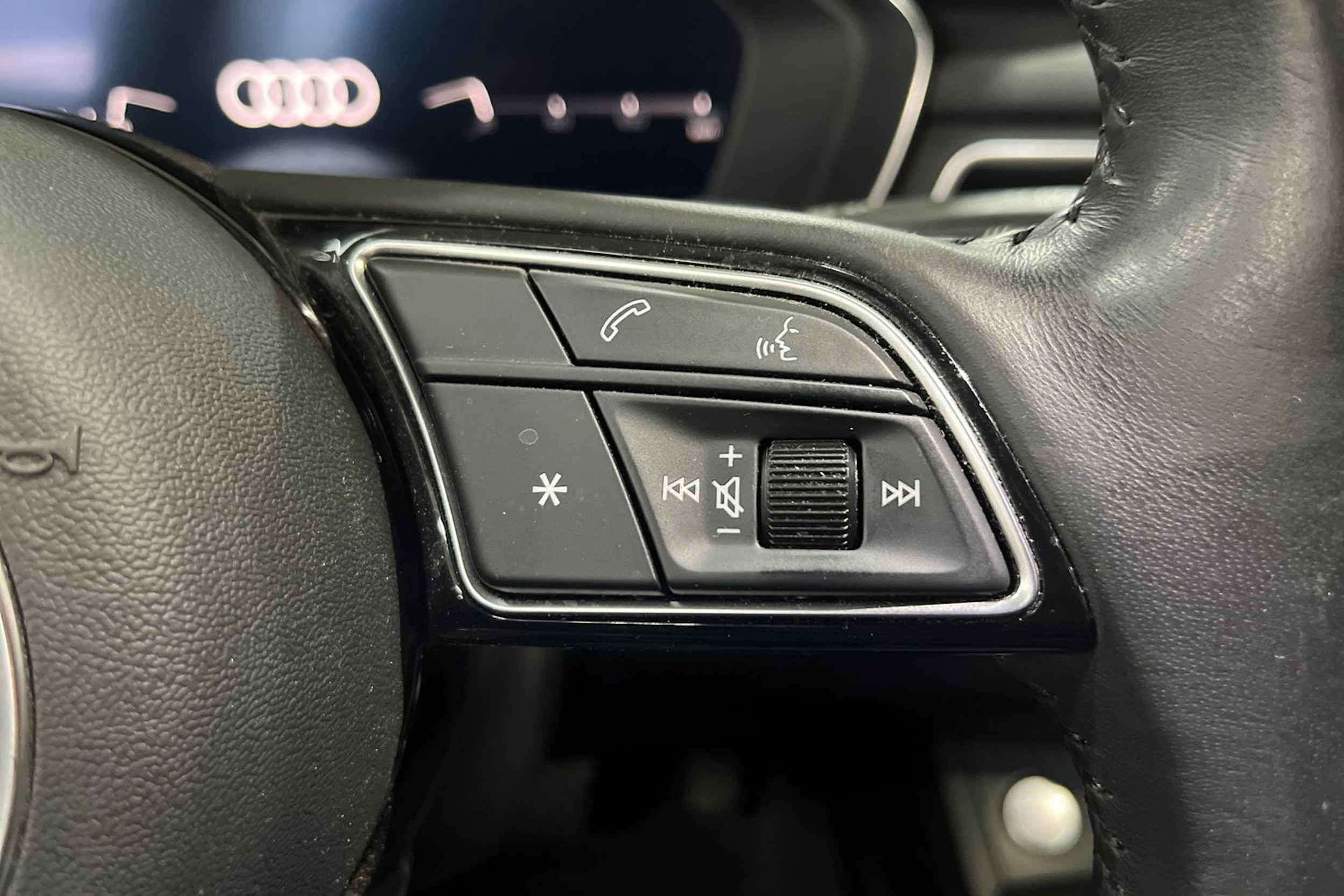 Valkoinen Audi A4 2020 kuva 15.