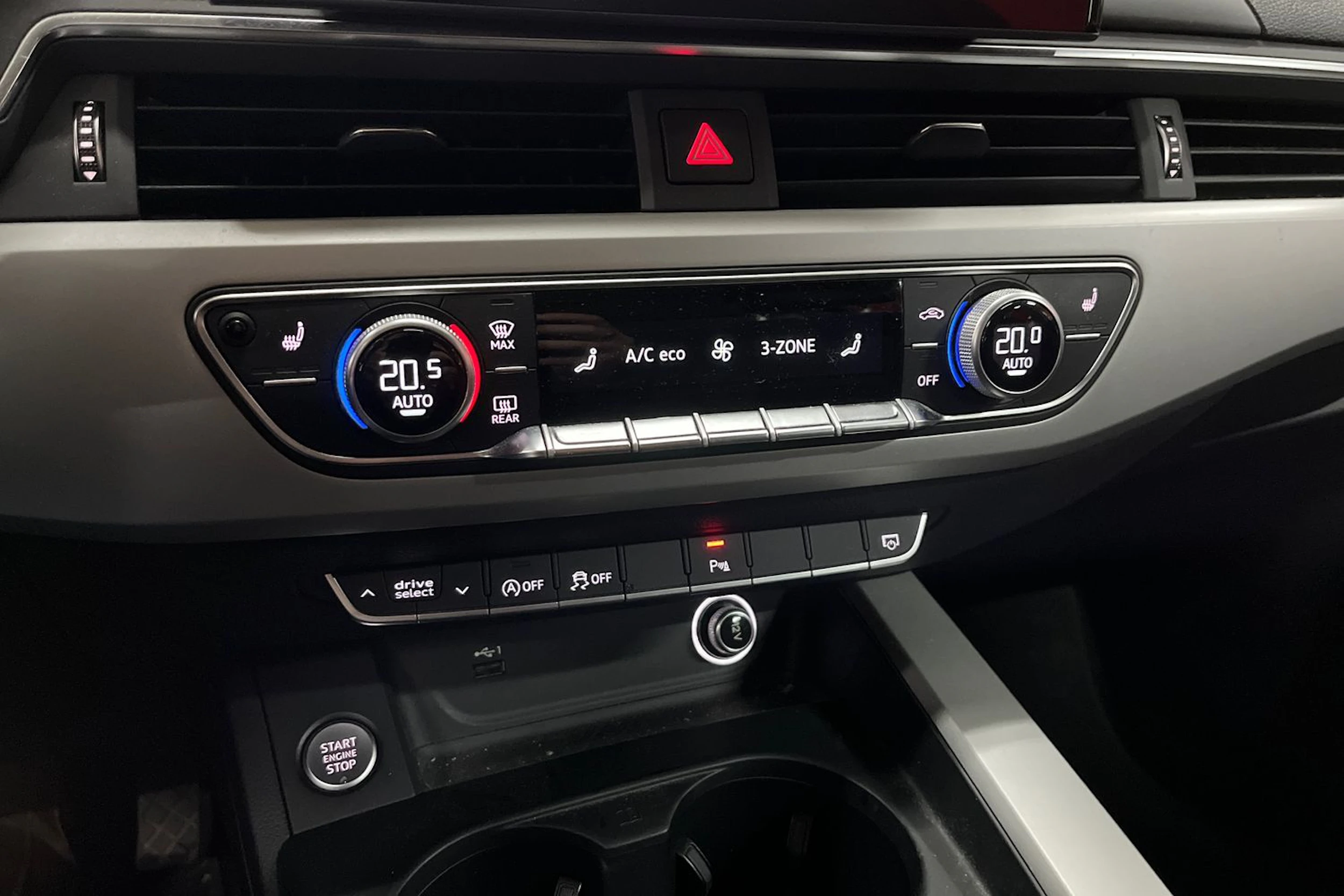 Valkoinen Audi A4 2020 kuva 17.