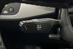 Valkoinen Audi A4 2020 kuva 19.