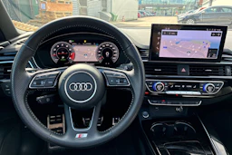 harmaa Audi A4 2020 kuva 5.