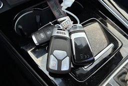 harmaa Audi A4 2020 kuva 7.