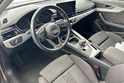 harmaa Audi A4 2020 kuva 3.