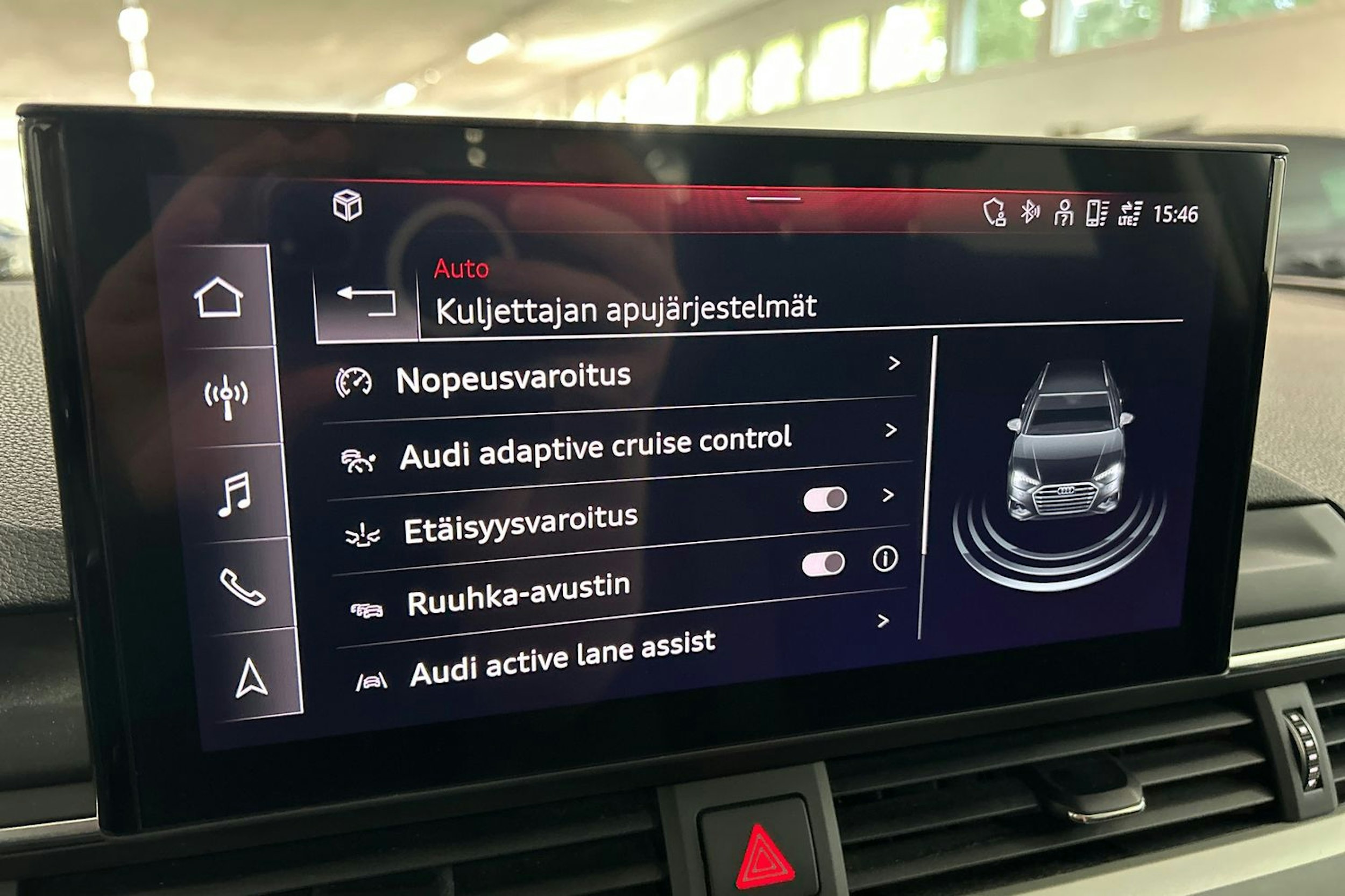 harmaa Audi A4 2020 kuva 28.