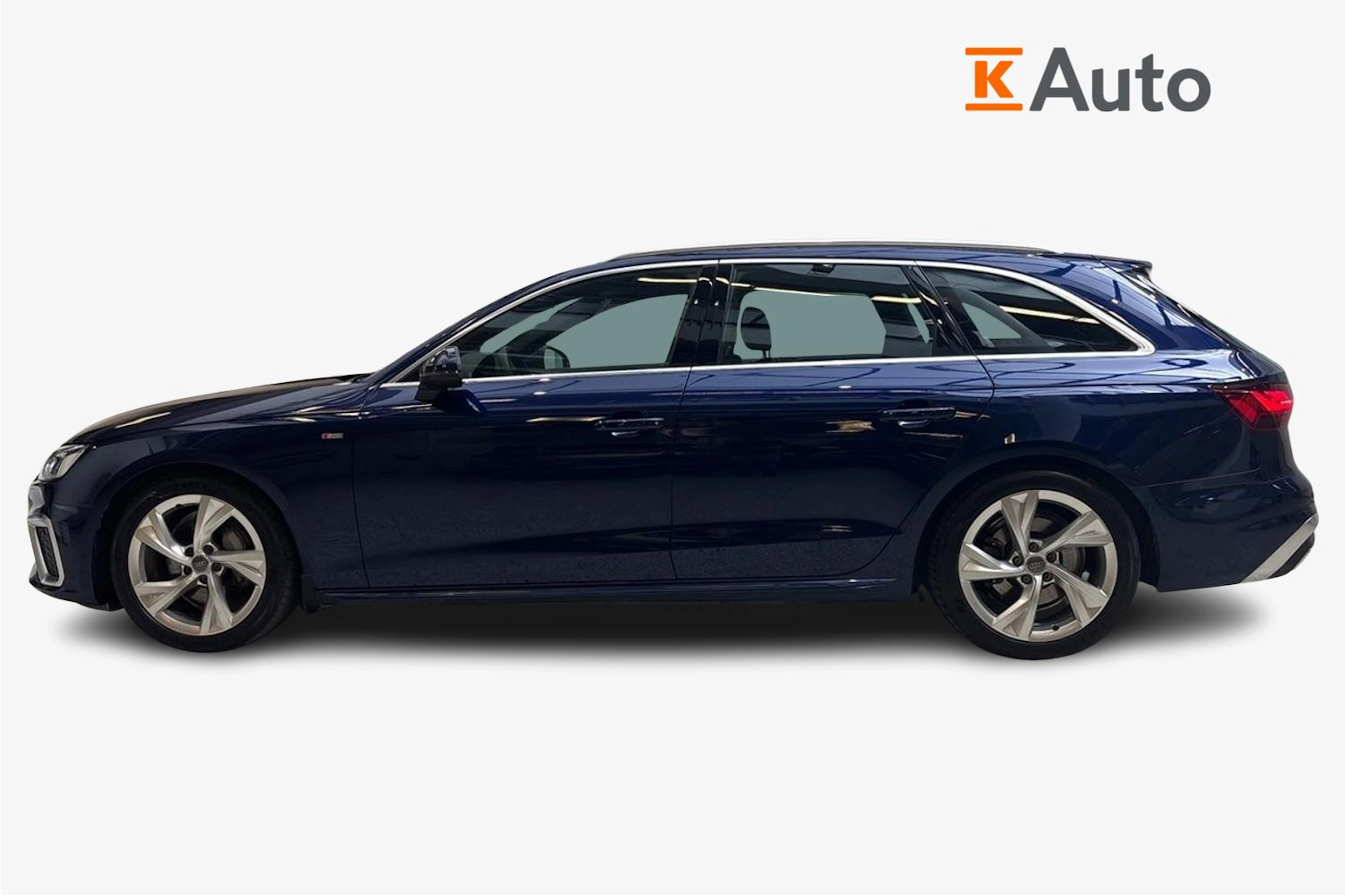 sininen Audi A4 2021 kuva 5.