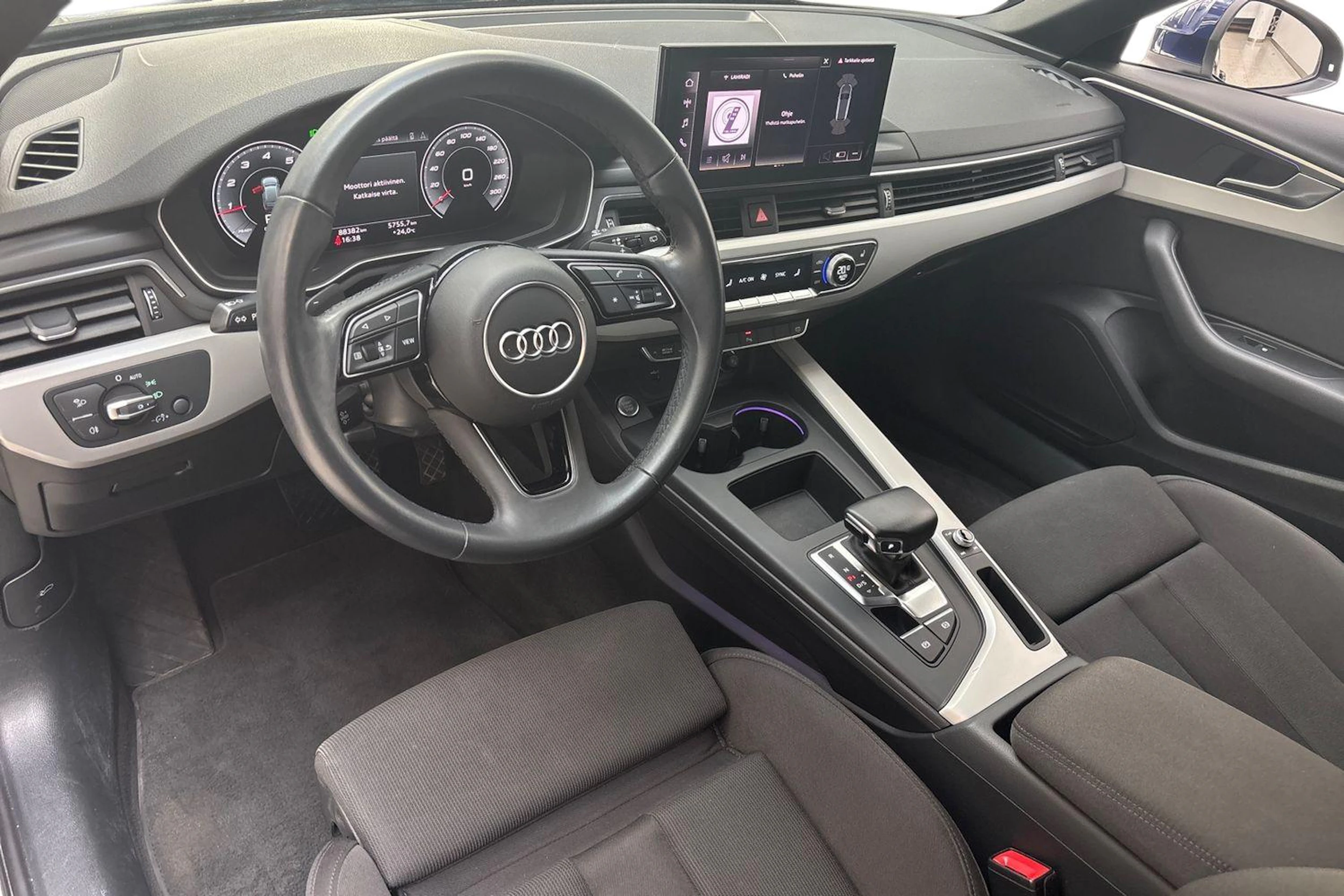 sininen Audi A4 2021 kuva 6.