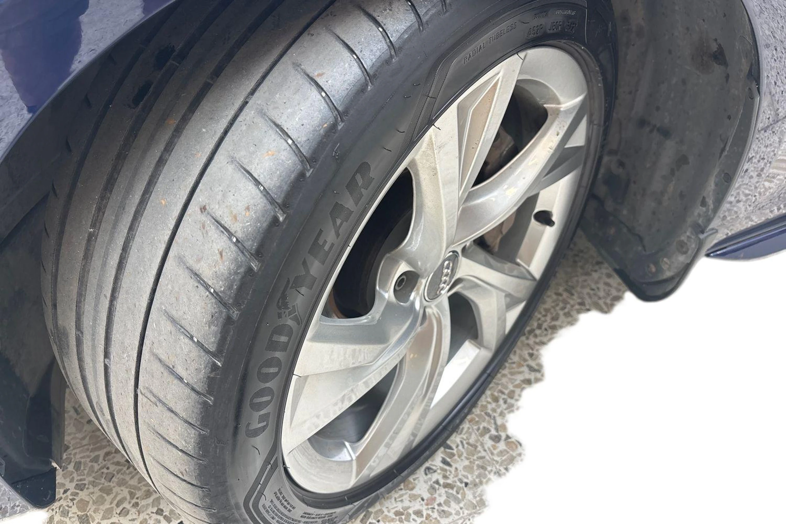 sininen Audi A4 2021 kuva 9.