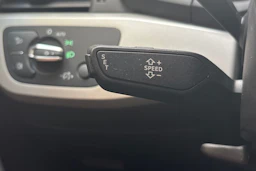 sininen Audi A4 2021 kuva 18.