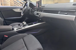 sininen Audi A4 2021 kuva 27.