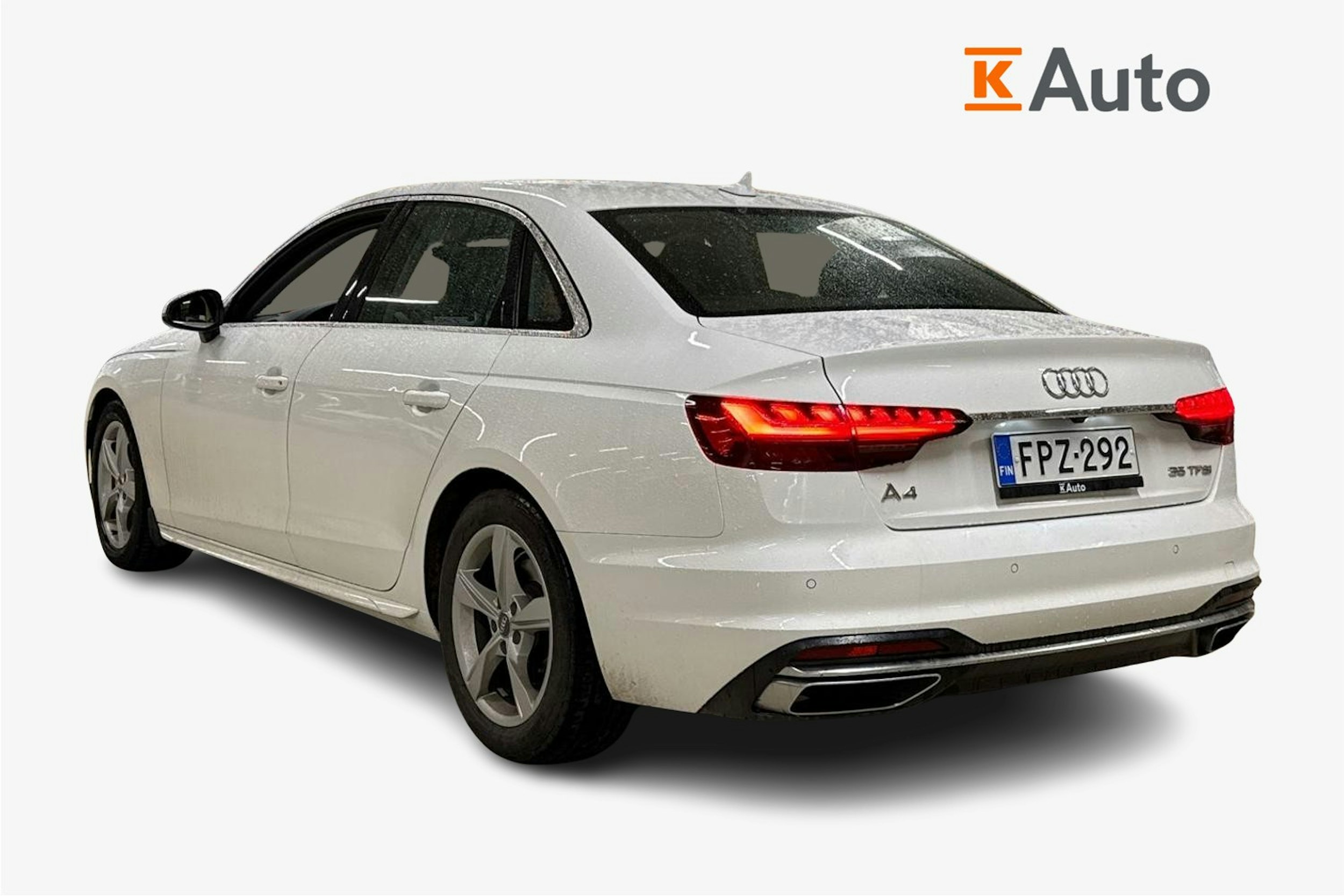 valkoinen Audi A4 2020 kuva 2.