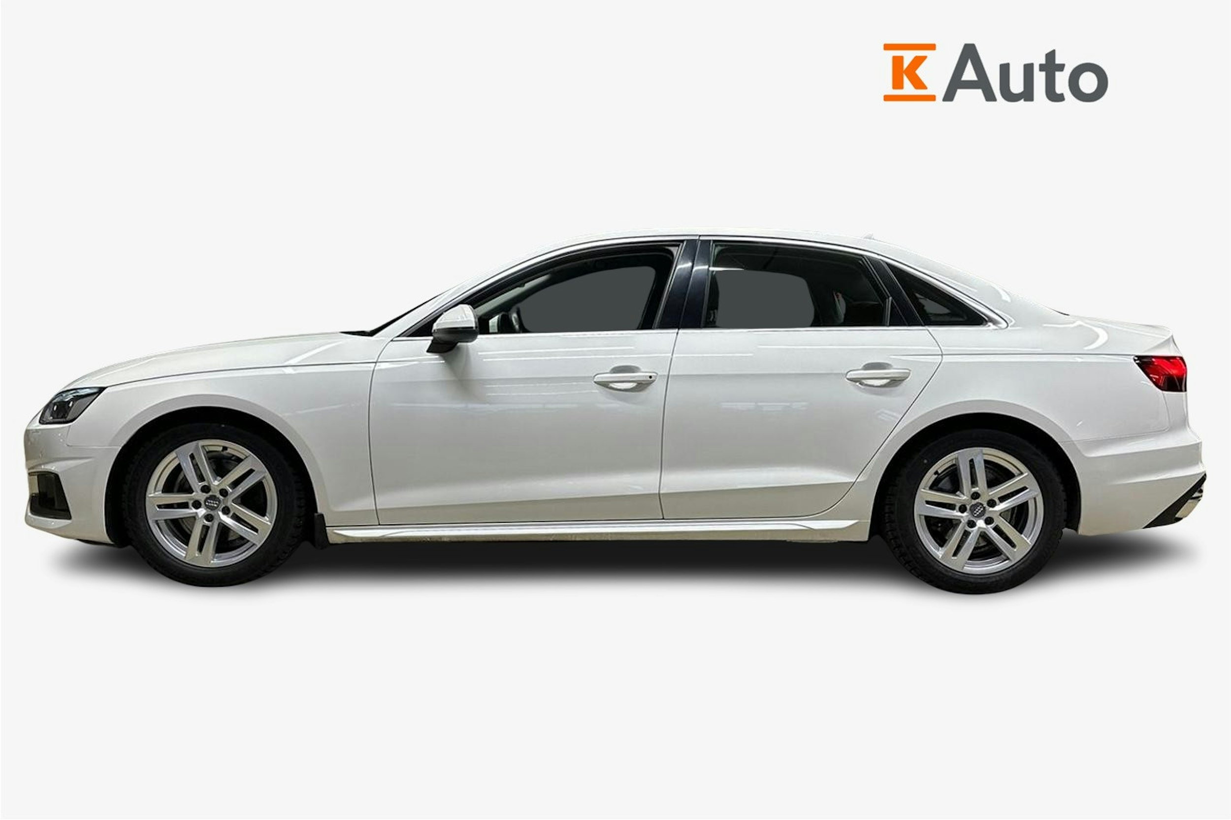 valkoinen Audi A4 2020 kuva 6.