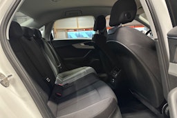 valkoinen Audi A4 2020 kuva 16.