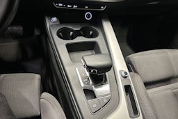 valkoinen Audi A4 2020 kuva 23.