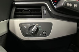 valkoinen Audi A4 2020 kuva 30.