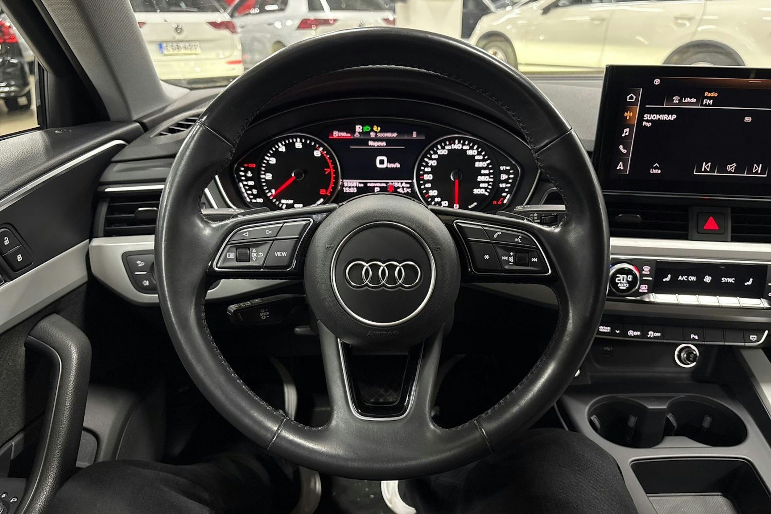 valkoinen Audi A4 2020 kuva 14.