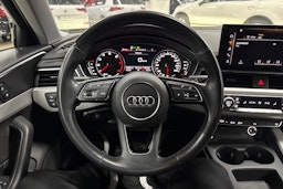 valkoinen Audi A4 2020 kuva 14.