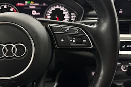 valkoinen Audi A4 2020 kuva 16.