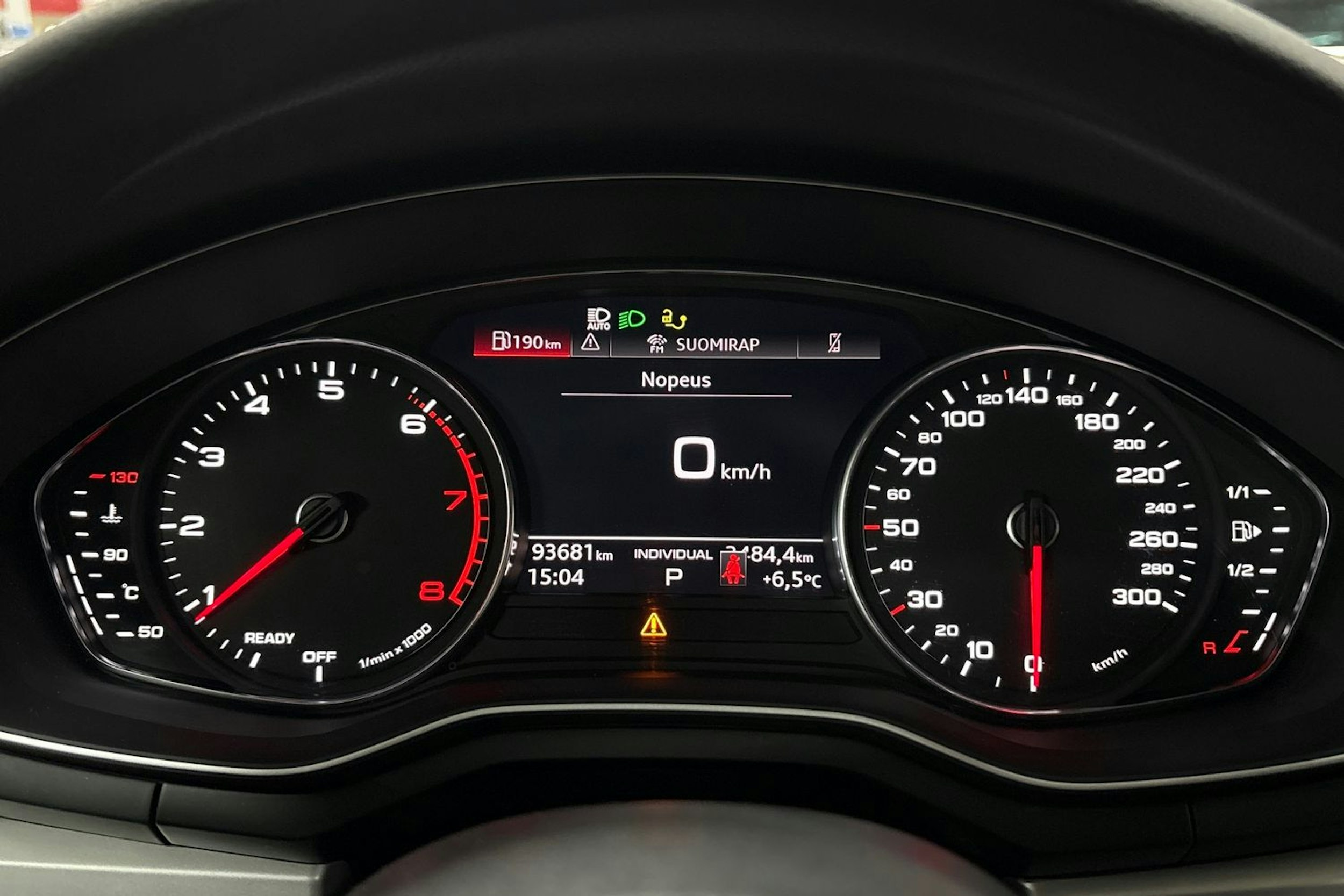 valkoinen Audi A4 2020 kuva 17.