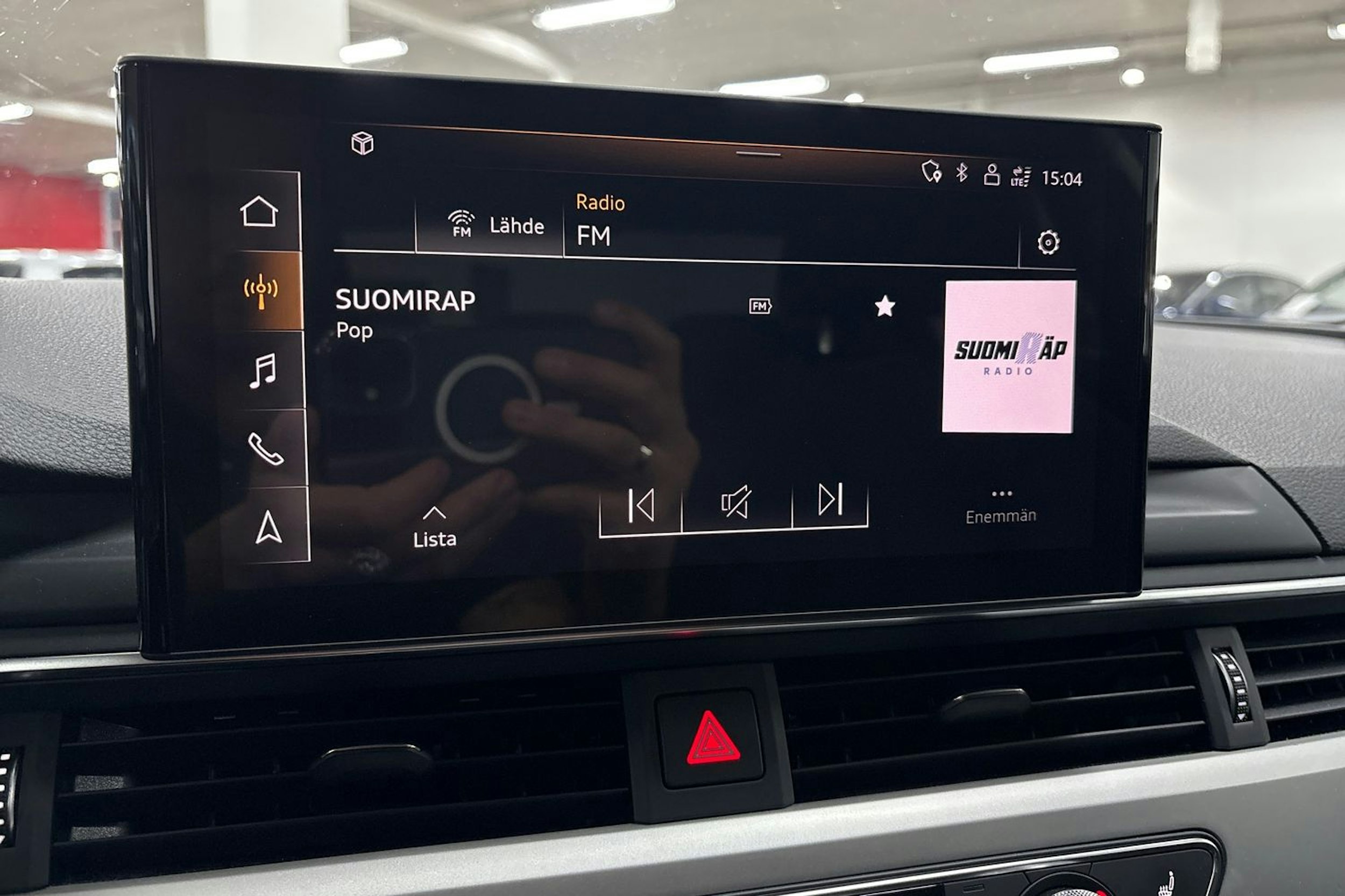 valkoinen Audi A4 2020 kuva 18.