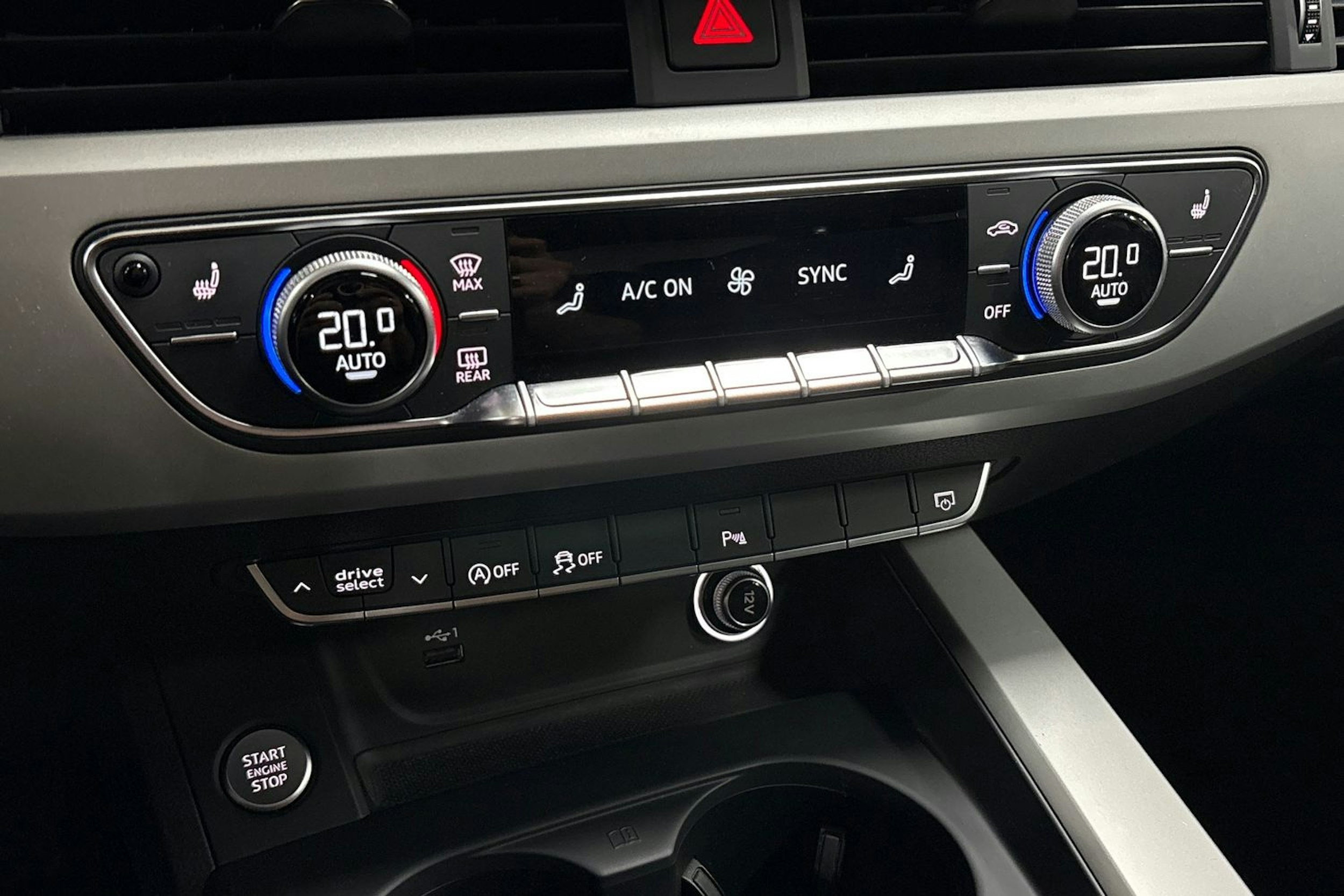 valkoinen Audi A4 2020 kuva 22.