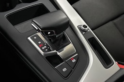 valkoinen Audi A4 2020 kuva 23.