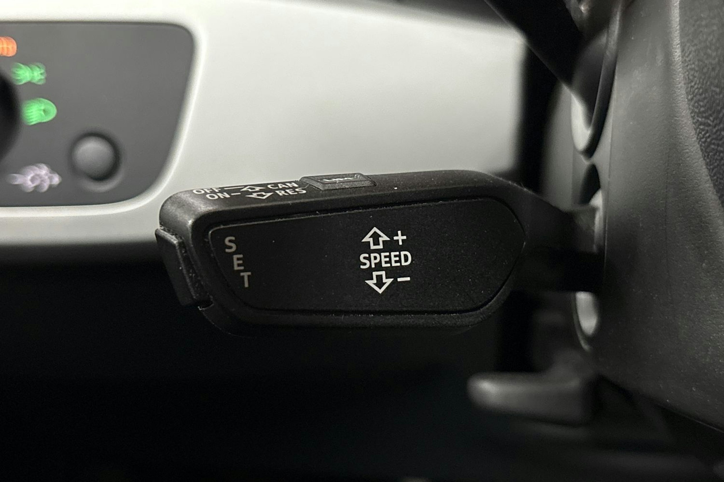 valkoinen Audi A4 2020 kuva 24.