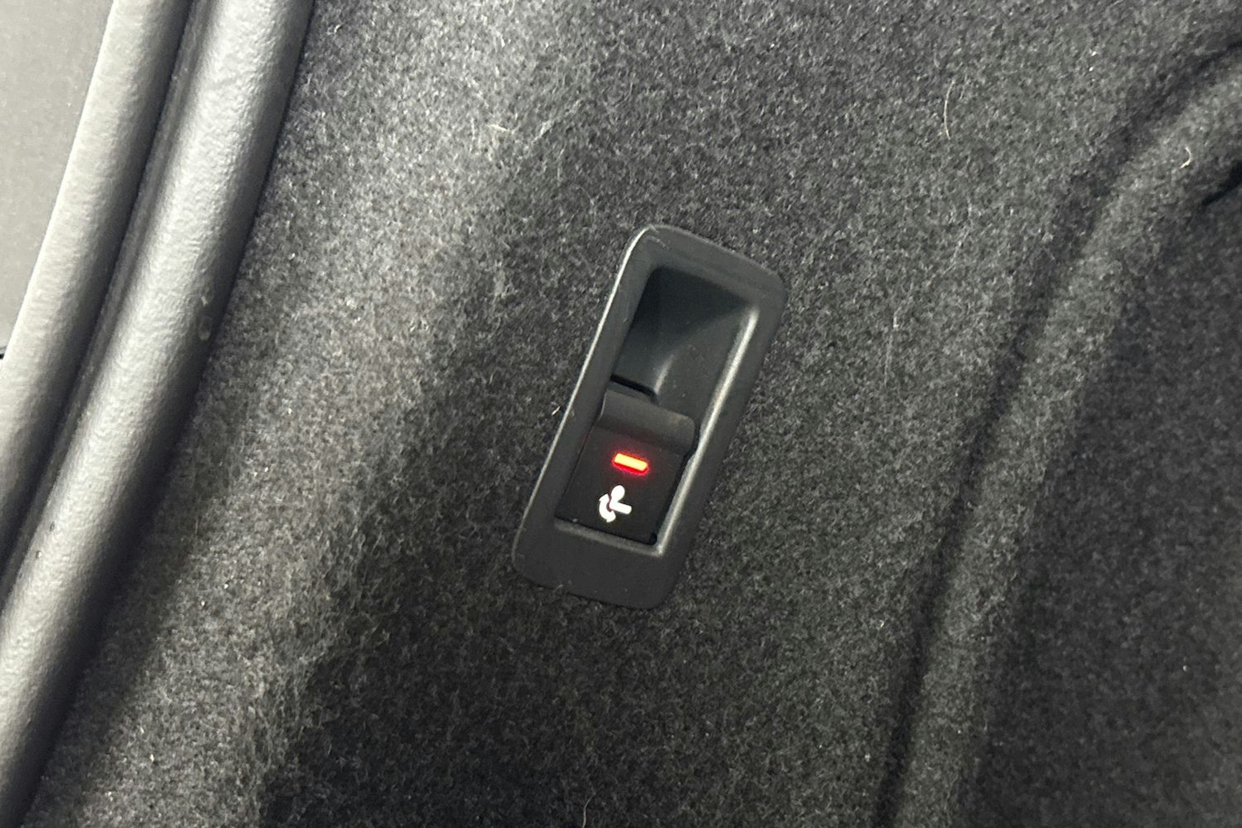 valkoinen Audi A4 2020 kuva 28.