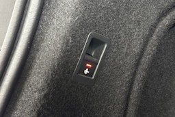 valkoinen Audi A4 2020 kuva 28.