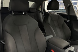 valkoinen Audi A4 2020 kuva 30.