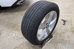 valkoinen Audi A4 2020 kuva 33.