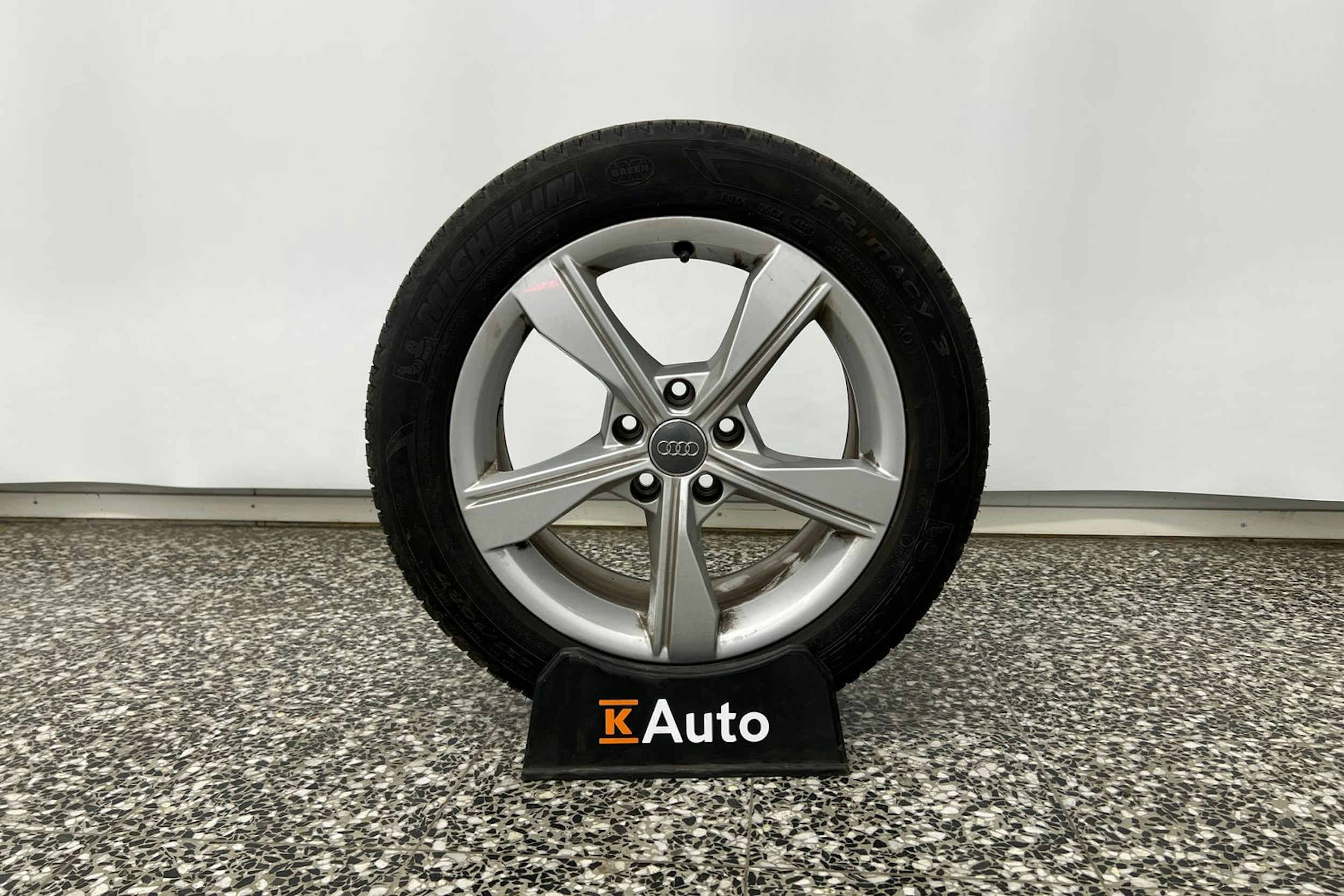 Vihreä Audi A4 2020 kuva 11.